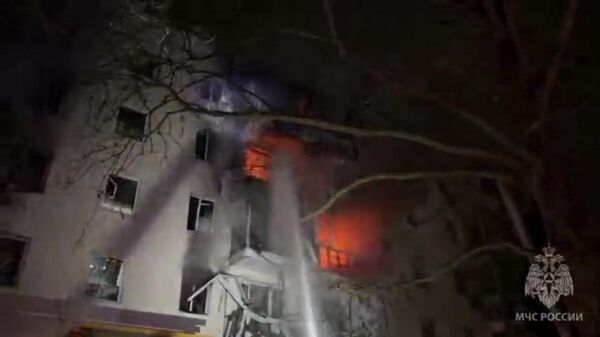 Кадры разбора завалов частично обрушившегося дома в Севастополе - Sputnik Армения