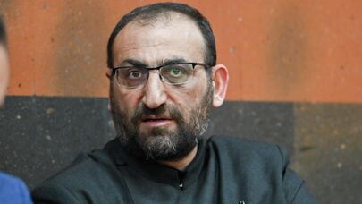 Ахиепископ Аршак Хачатрян во время судебного заседания по своему делу (25 марта 2026). Армавир