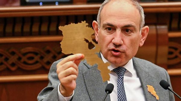 Премьер-министр Никол Пашинян во время Правительственного часа в Национальном собрании (25 марта 2026). Еревaн - Sputnik Армения