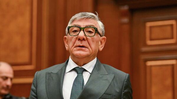 Депутат Хачатур Сукиасян во время Правительственного часа в Национальном собрании (25 марта 2026). Еревaн - Sputnik Армения