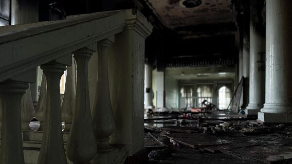 Последствие пожара в здании бывшего Дома культуры завода КанАЗ - Sputnik Армения