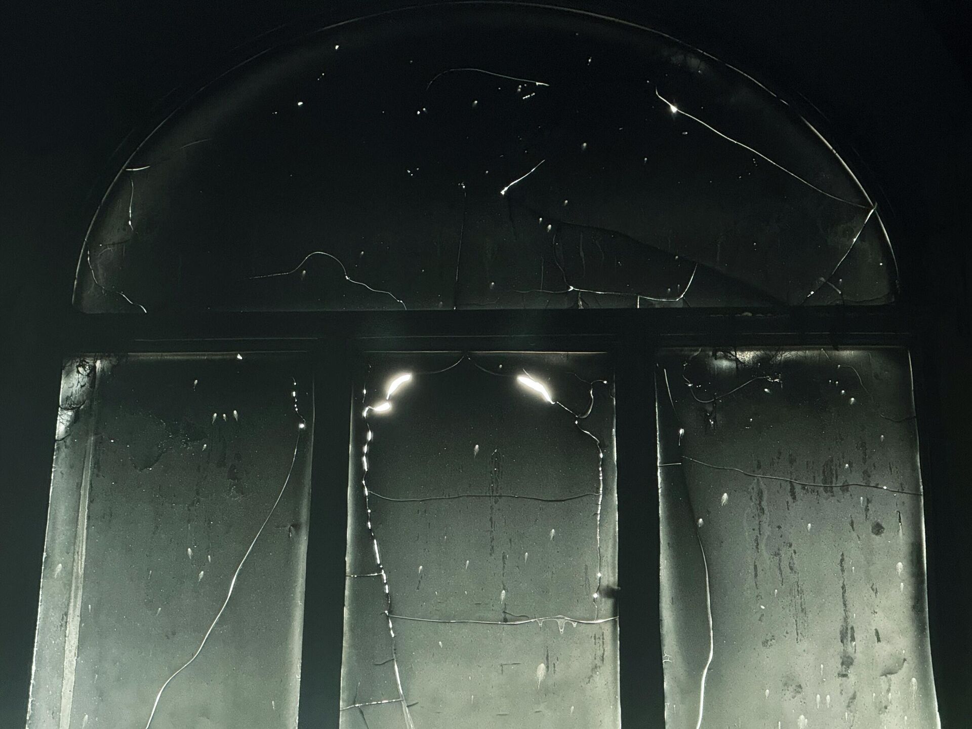 Последствие пожара в здании бывшего Дома культуры завода КанАЗ - Sputnik Արմենիա, 1920, 26.03.2026