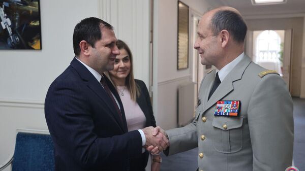 Սուրեն Պապիկյանը հանդիպել է Ֆրանսիայի հատուկ ռազմական շտաբի ղեկավարի հետ - Sputnik Արմենիա