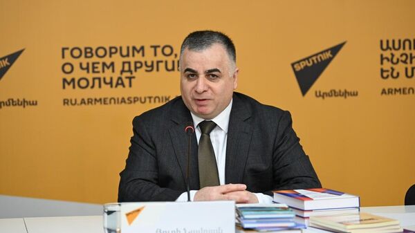 Յուրի Նավոյան - Sputnik Արմենիա