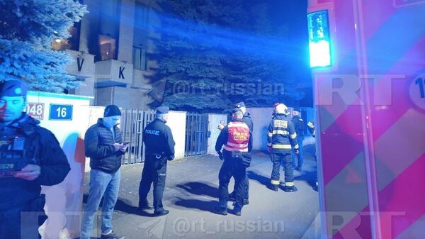 Русский дом в Праге подвергся нападению, неизвестные забросали его здание коктейлями Молотова (26 марта 2026). Прага - Sputnik Армения