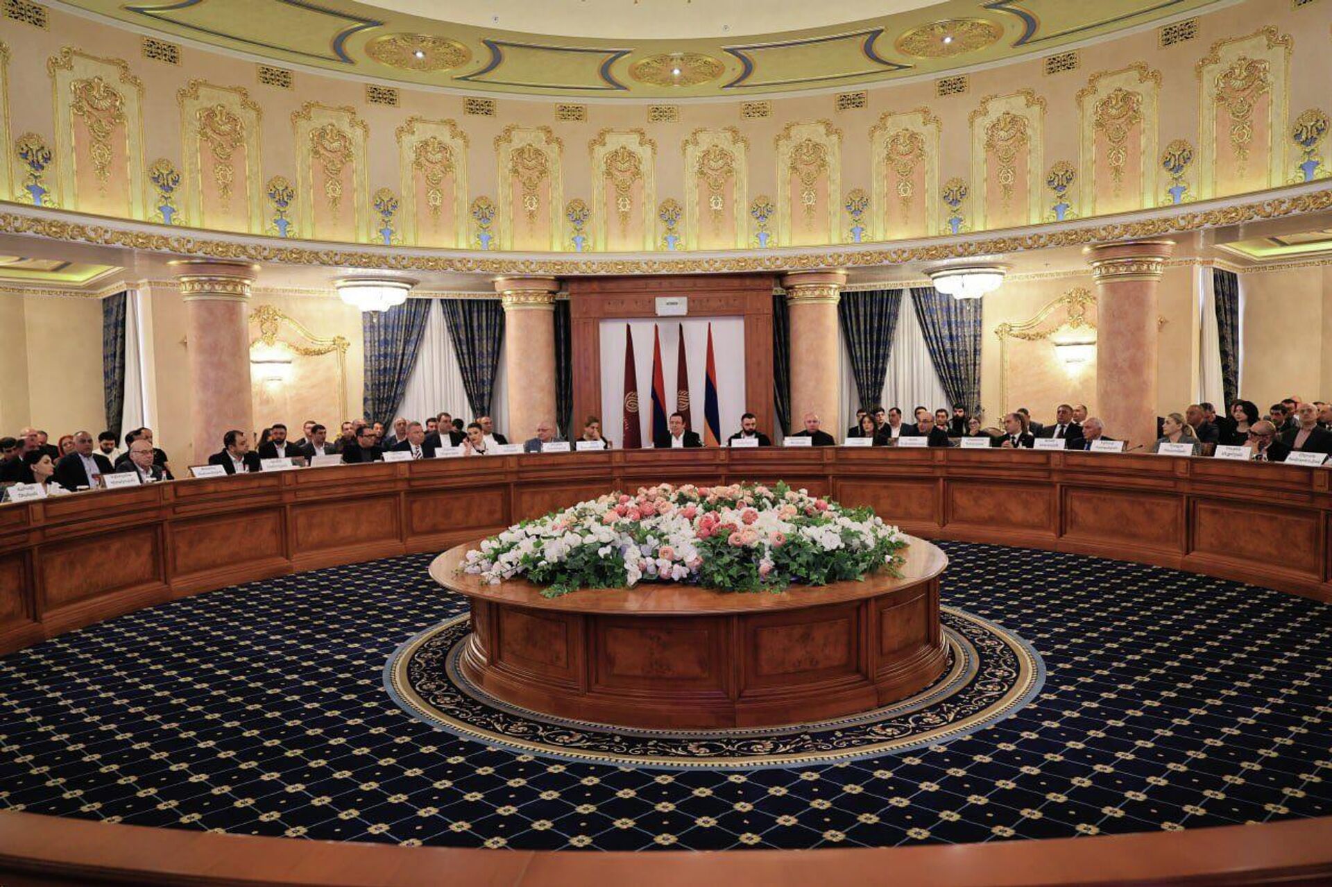 Гагик Царукян на первом заседании координационного совета проекта Предложение Армении (28 марта 2026). Еревaн - Sputnik Արմենիա, 1920, 28.03.2026