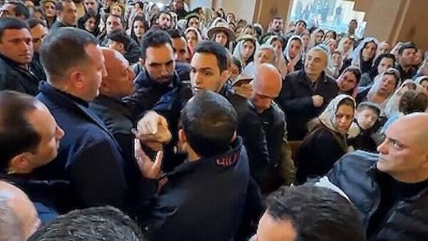 Инцидент в церкви Св.Анны в Ереване - Sputnik Армения