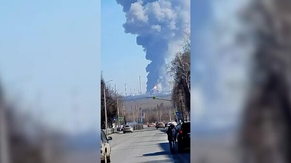 Пожар произошел на предприятии Нижнекамскнефтехим - Sputnik Армения
