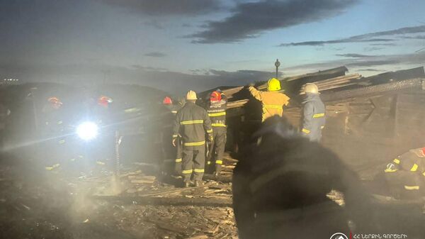 Հրդեհ Սերո Խանզադյան փողոցում - Sputnik Արմենիա