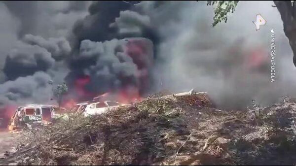 Огонь уничтожил около 700 машин в мексиканском городе Акапулько  - Sputnik Армения