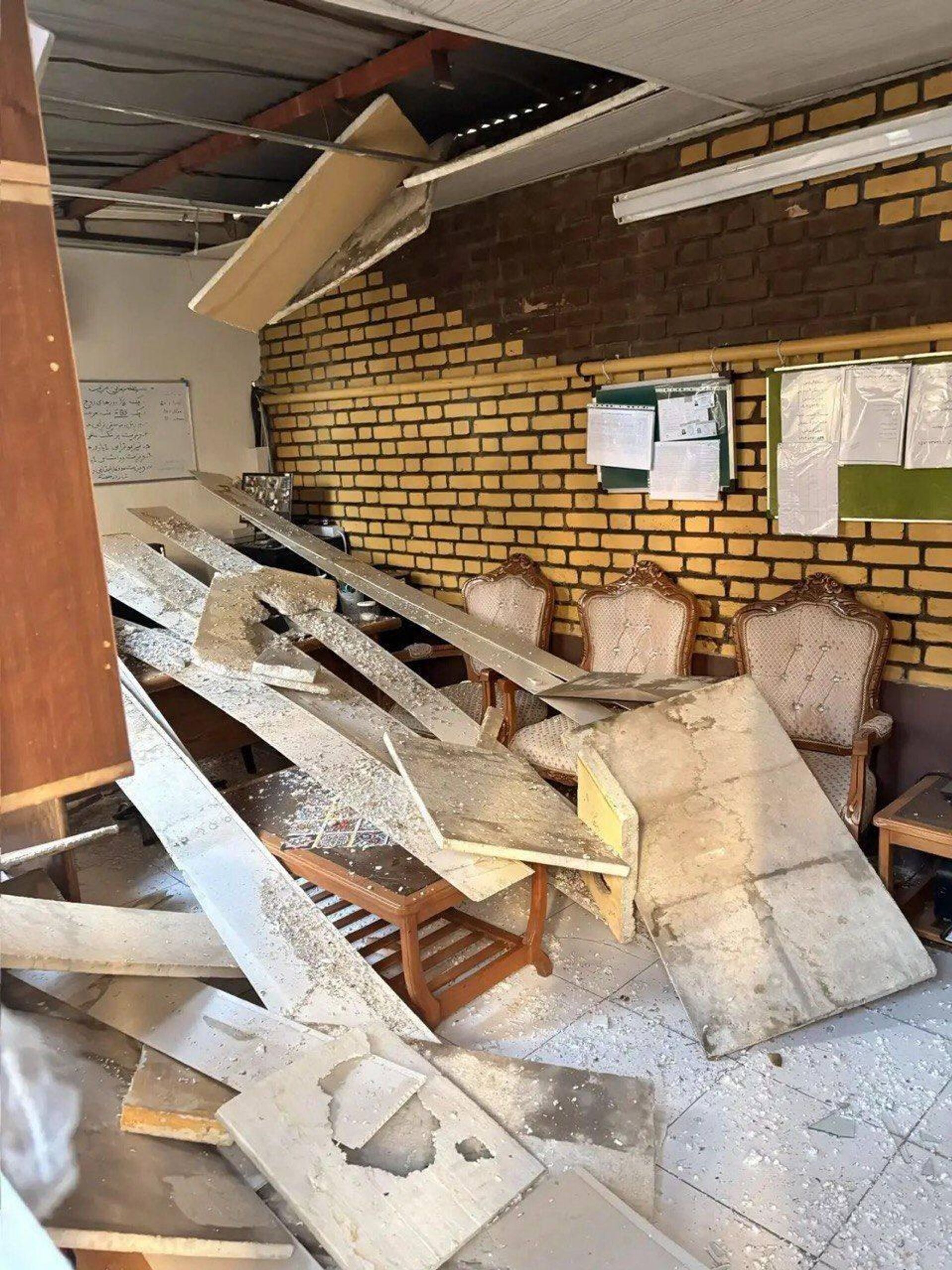 Свято-Николаевский Православный Собор в Тегеране поврежден в результате двух ракетных ударов (1 апреля 2026). Иран - Sputnik Армения, 1920, 01.04.2026