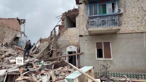 12-летняя девочка погибла в результате атаки ВСУ на многоквартирный дом в Васильевке в Запорожской области - Sputnik Армения