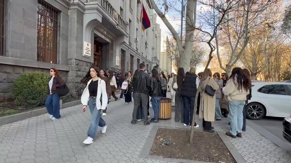 Акция протеста у Генпрокуратуры с требованием освобождения Давида Минасяна из-под стражи - Sputnik Армения