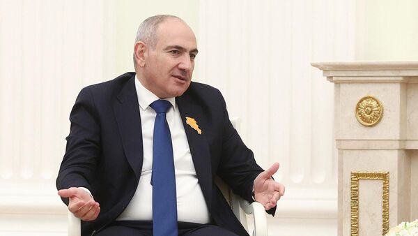 Премьер-министр Никол Пашинян на встрече с президентом РФ (1 апреля 2026). Москвa - Sputnik Армения