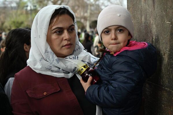 Маленький прихожанин с лампадой - Sputnik Армения