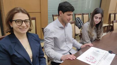 Коллектив молодых исследователей Национального университета архитектуры и строительства Армении (слева направо) Лусине Егиян, Месроп Саакян и Мариам Кочарян