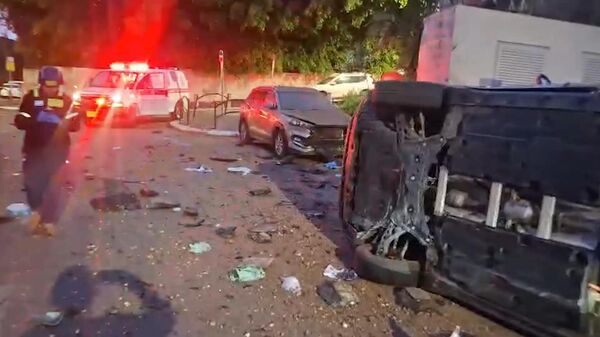 Последствия падения ракеты в израильской Хайфе - Sputnik Армения