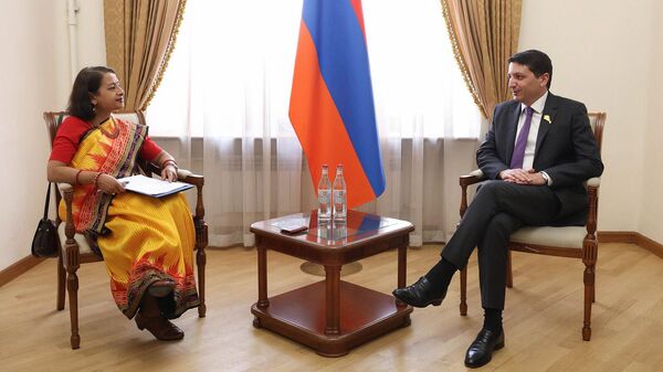 Վահե Հովհաննիսյանն ու Նիլակշի Սահա Սինհայը - Sputnik Արմենիա