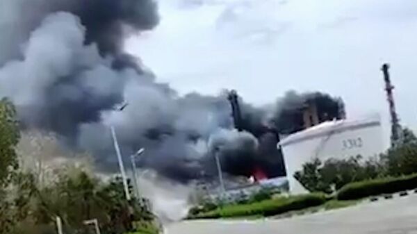 В Иране подтвердили удары по НПЗ на юге страны, жертв нет В Иране подтвердили удары по НПЗ на юге страны, жертв нет - Sputnik Армения