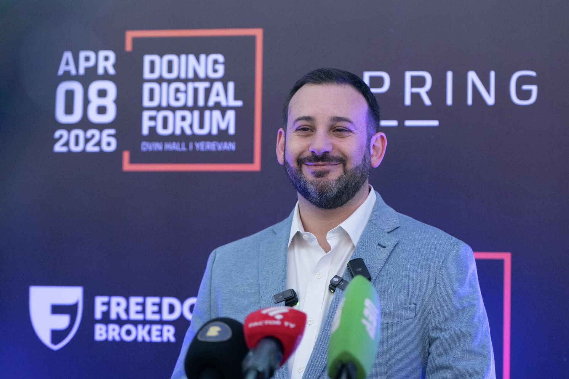 Руководитель ИИ Европы Amazon Web Services Матиас Ундурага - Sputnik Армения, 1920, 08.04.2026