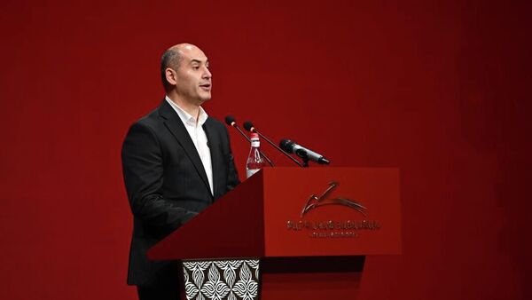 Мартун Григорян во время съезда партии Процветающая Армения и презентации программы и команды Предложение Армении (9 апреля 2026). Абовян - Sputnik Армения