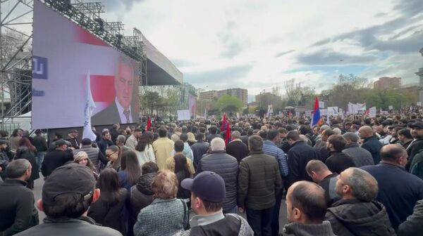 Հանրահավաքը մեկնարկեց ՀՀ օրհներգի հնչյունների և Տերունական աղոթքի ներքո։ - Sputnik Արմենիա