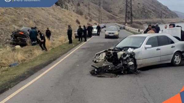 Дорожно-транспортное происшествие на дороге Севан-Чамбарак (12 апреля 2026). Гегаркуник - Sputnik Արմենիա