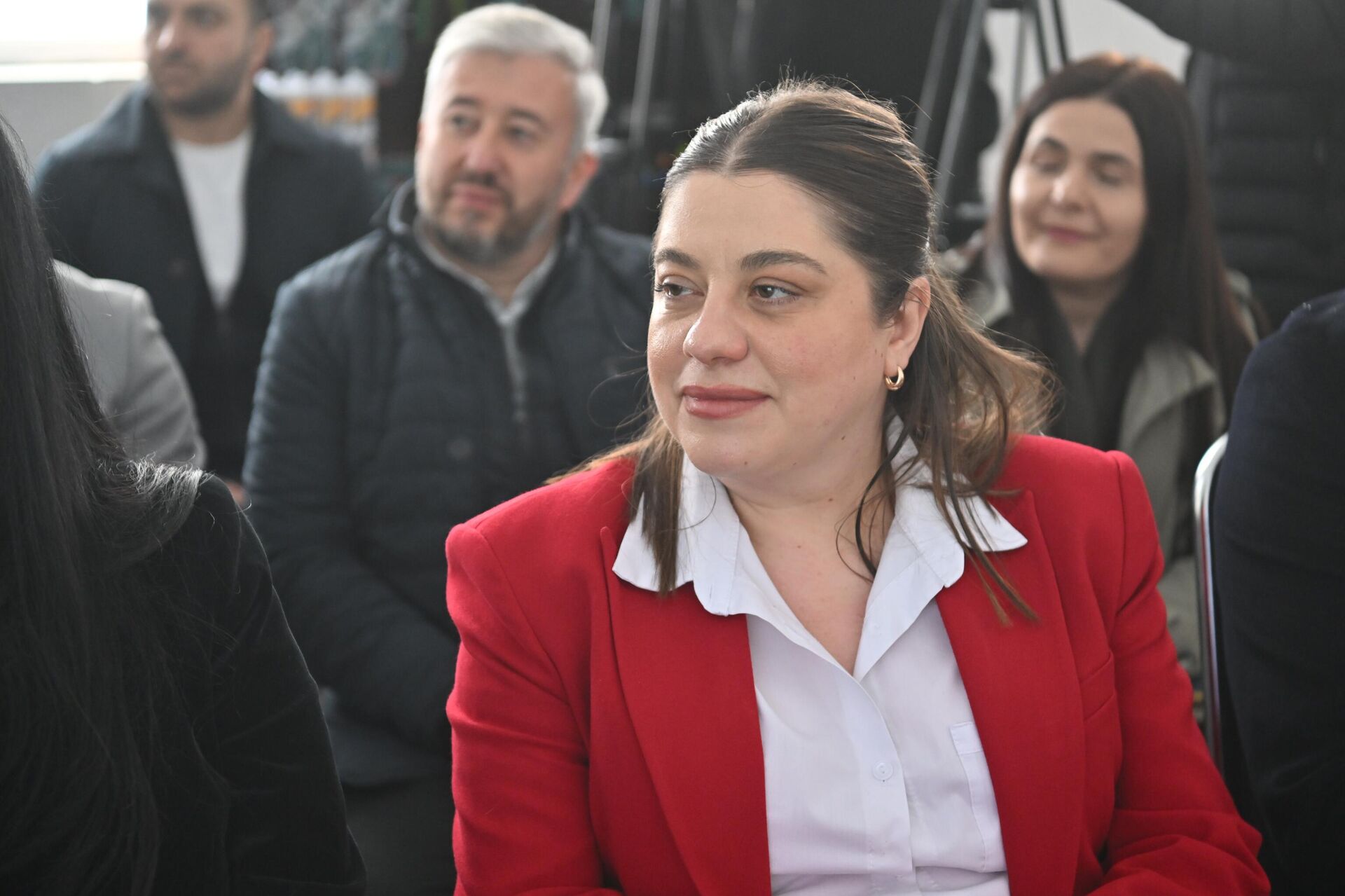 Начальник пенитенциарной службы Цовинар Тадевосян на открытии учебно-производственного центра по изготовлению евродверей и окон в исправительном учреждении Артик (13 апреля 2026). Ширак Начальник пенитенциарной службы Цовинар Тадевосян на открытии учебно-производственного центра по изготовлению евродверей и окон в исправительном учреждении Артик (13 апреля 2026). Ширак - Sputnik Армения, 1920, 13.04.2026