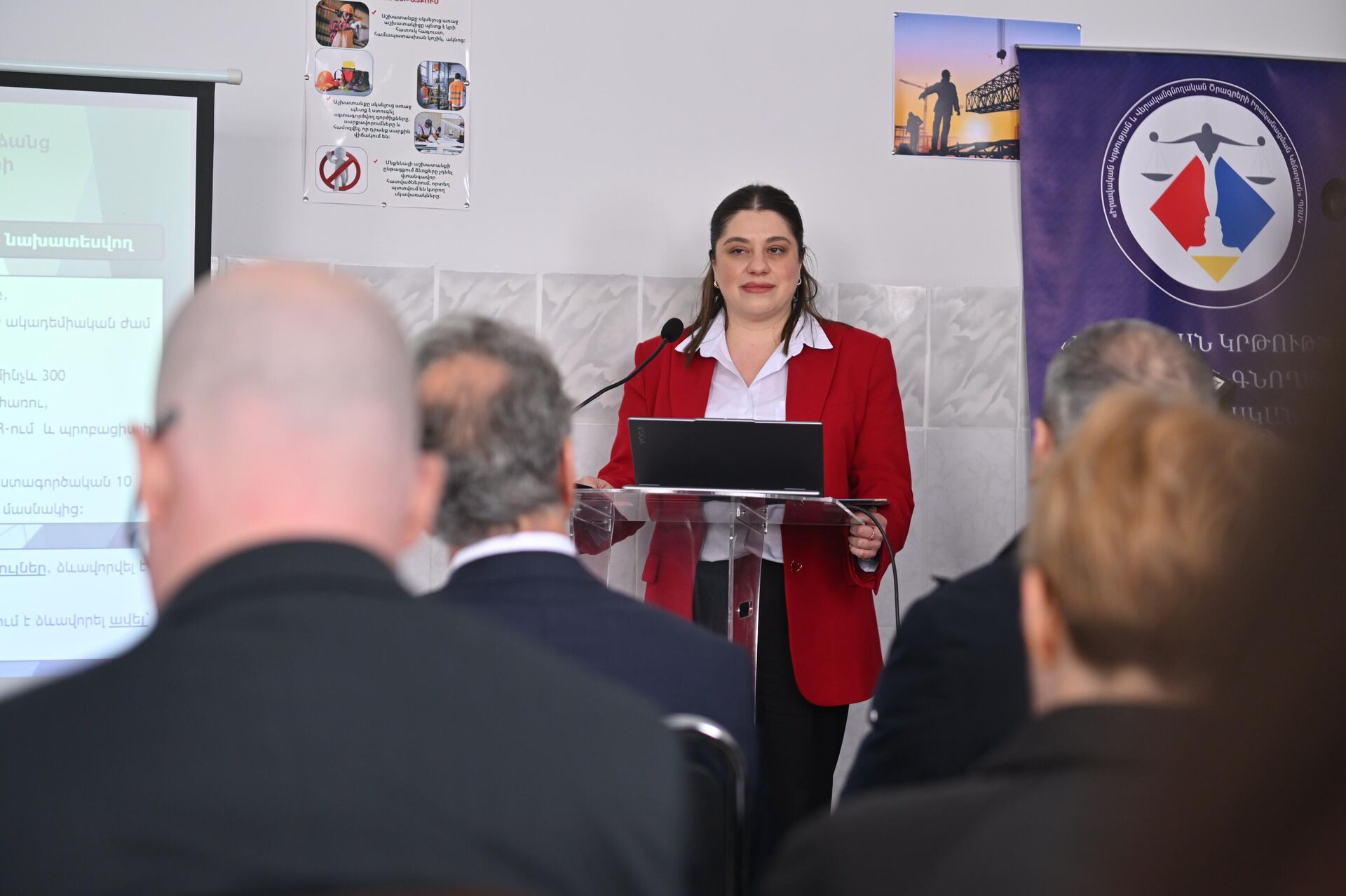 Начальник пенитенциарной службы Цовинар Тадевосян на открытии учебно-производственного центра по изготовлению евродверей и окон в исправительном учреждении Артик (13 апреля 2026). Ширак - Sputnik Արմենիա, 1920, 13.04.2026