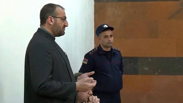 Մեղադրանքը կառուցված է ցնորքների վրա․ Արշակ սրբազանը՝ իր գործով առաջին դատական նիստին - Sputnik Արմենիա
