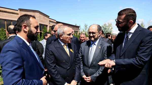 Премьер-министр Никол Пашинян присутствовал на новогоднем мероприятии езидской общины Армении (15 апреля 2026). Акналич - Sputnik Армения