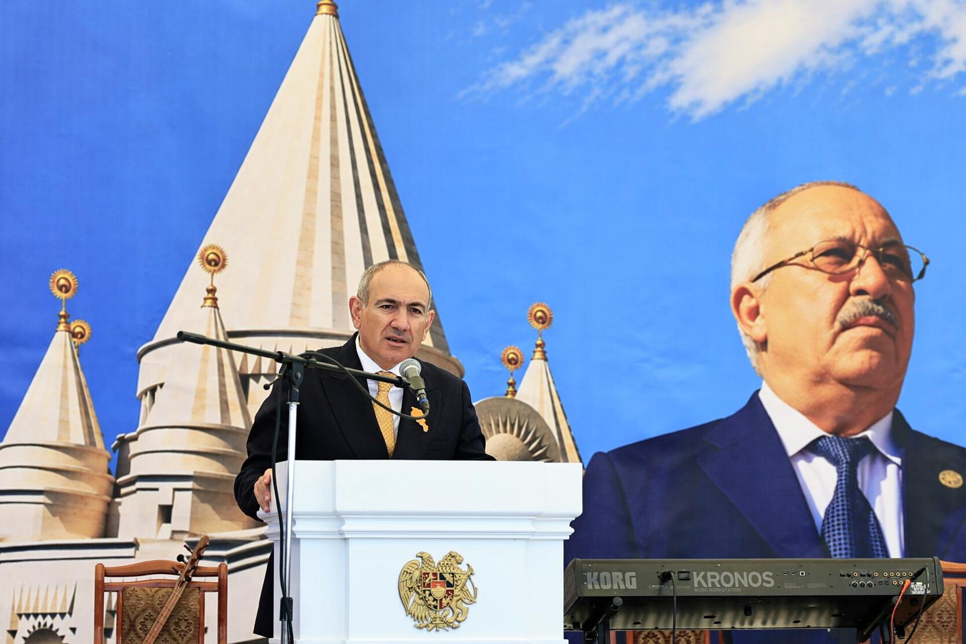 Премьер-министр Никол Пашинян присутствовал на новогоднем мероприятии езидской общины Армении (15 апреля 2026). Акналич - Sputnik Армения, 1920, 15.04.2026