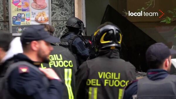 Իտալիայում կողոպտիչները ներխուժել են բանկ և պատանդներ վերցրել - Sputnik Արմենիա