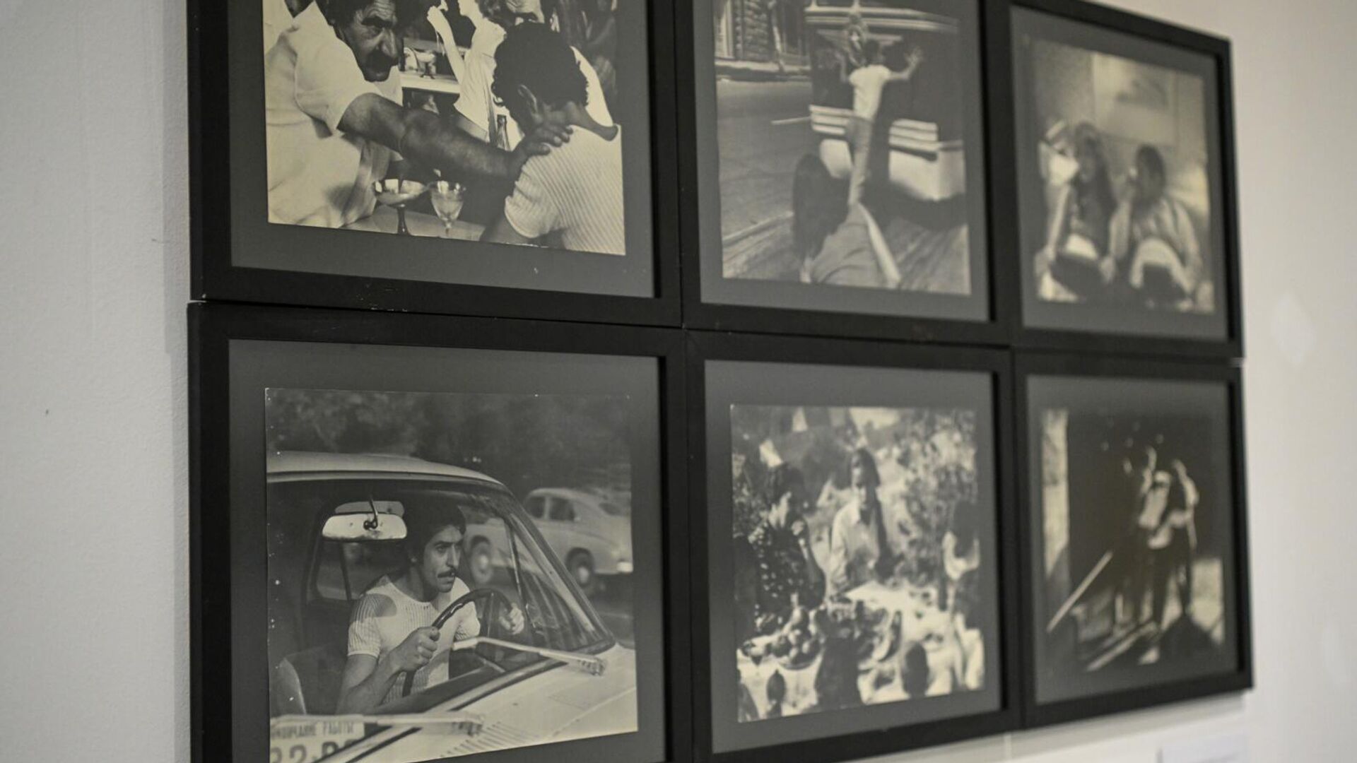 В музее литературы и искусства имени Чаренца открылась выставка Эдмон Кеосаян 90 (16 апреля 2026). Еревaн В музее литературы и искусства имени Чаренца открылась выставка Эдмон Кеосаян 90 (16 апреля 2026). Еревaн - Sputnik Армения, 1920, 16.04.2026