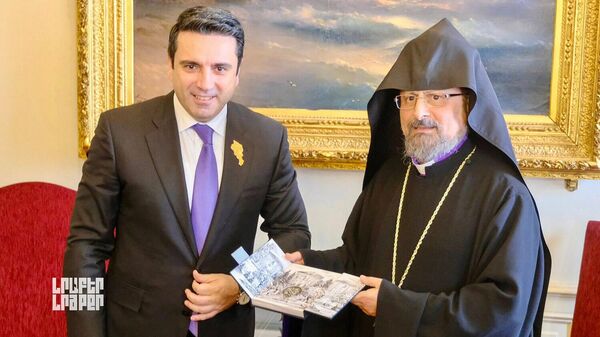 Председатель Национального собрания Ален Симонян посетил Армянский Патриархат Константинополя (18 апреля 2026). Стамбул - Sputnik Армения