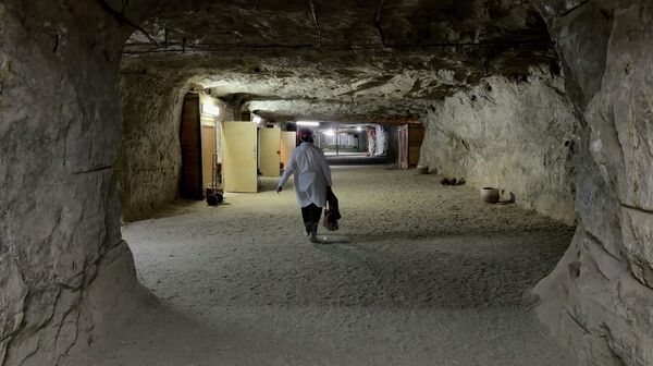 Пещерная здравница расположена на глубине 235 метров - Sputnik Армения