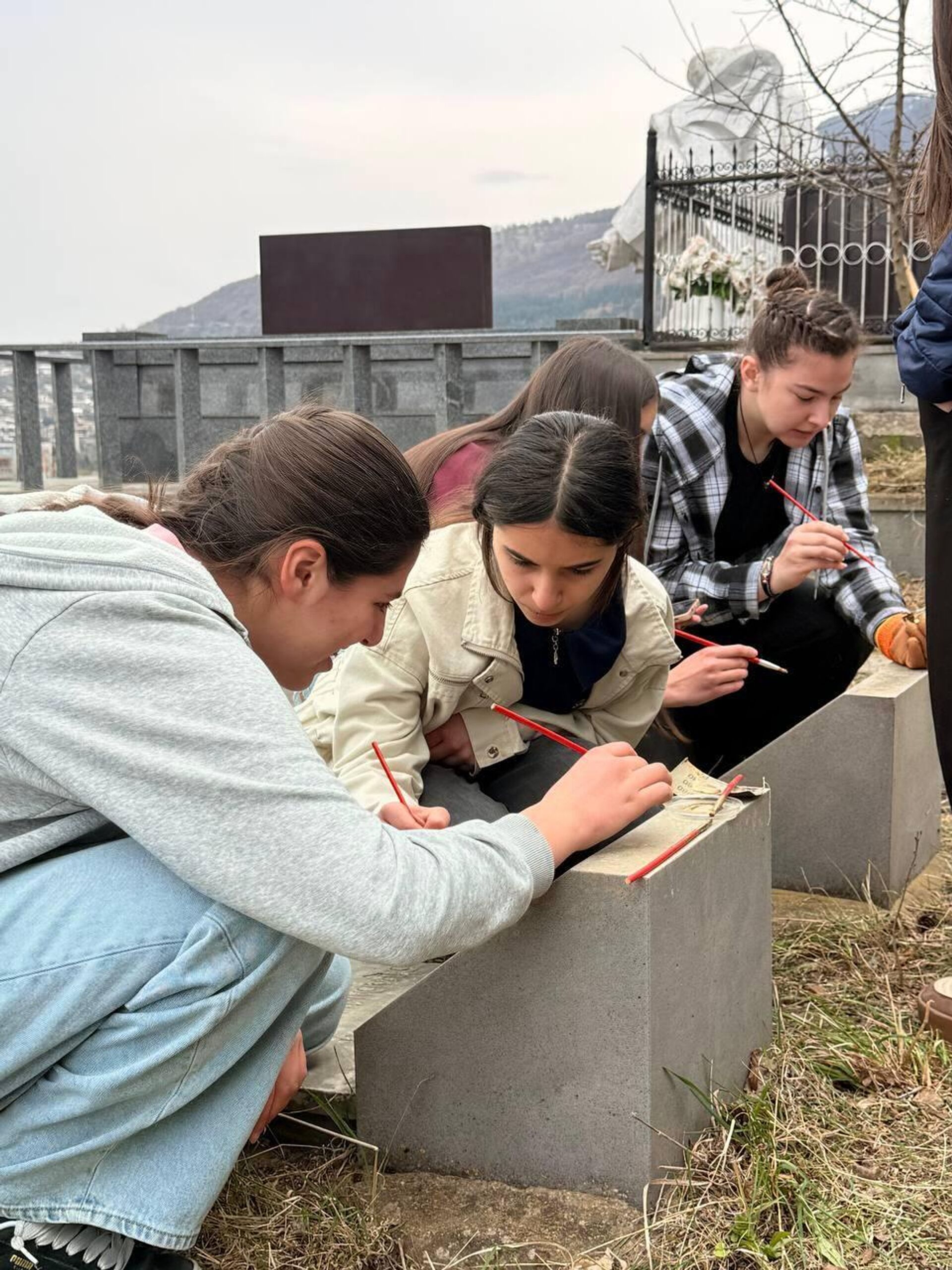 Памятная акция по благоустройству мемориала павшим воинам Великой Отечественной войны (18 апреля 2026). Дилижан - Sputnik Արմենիա, 1920, 18.04.2026