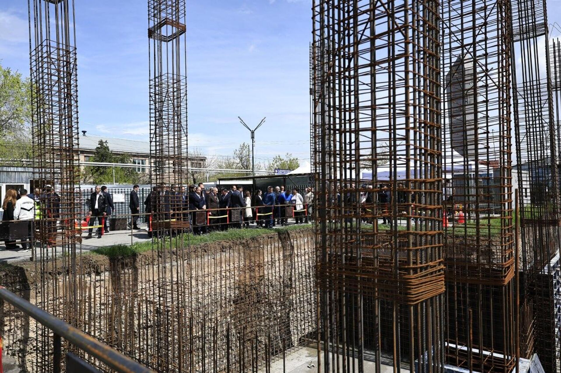 Церемония закладки первого камня детского и юношеского спортивного комплекса, названного в честь боксера Артура Абраама (20 апреля 2026). Еревaн - Sputnik Արմենիա, 1920, 20.04.2026