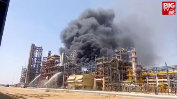 Հնդկաստանի նավթավերամշակման գործարաններից մեկում հրդեհ է բռնկվել - Sputnik Արմենիա