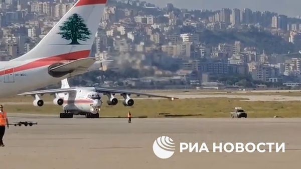 Прибытие самолета МЧС в Бейрут - Sputnik Армения
