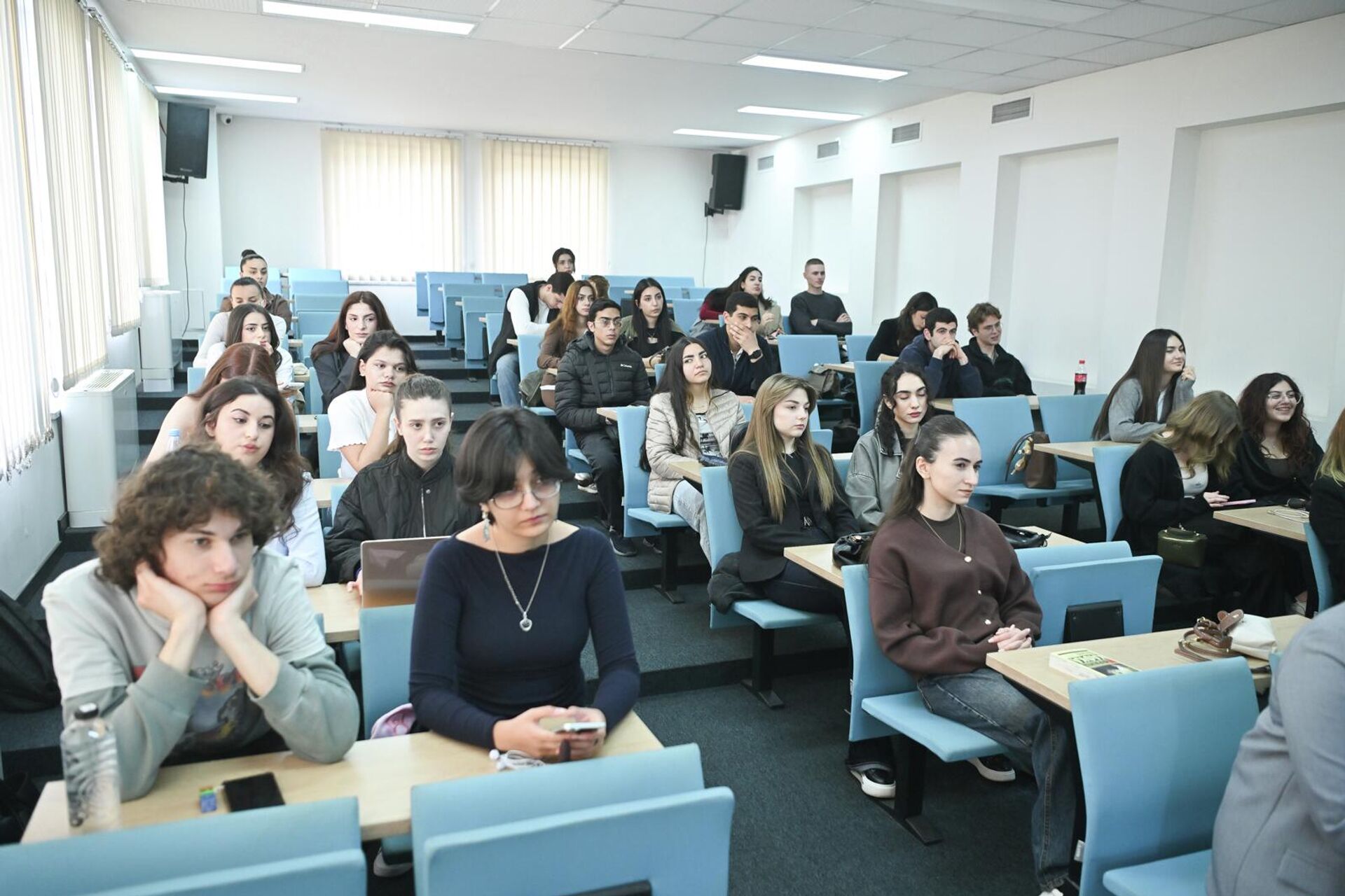 Модуль SputnikPro по теме Фотография как ключевая составляющая современного мультимедийного информационного ресурса. Работа бильд-редакции (21 апреля 2026). Еревaн - Sputnik Армения, 1920, 21.04.2026