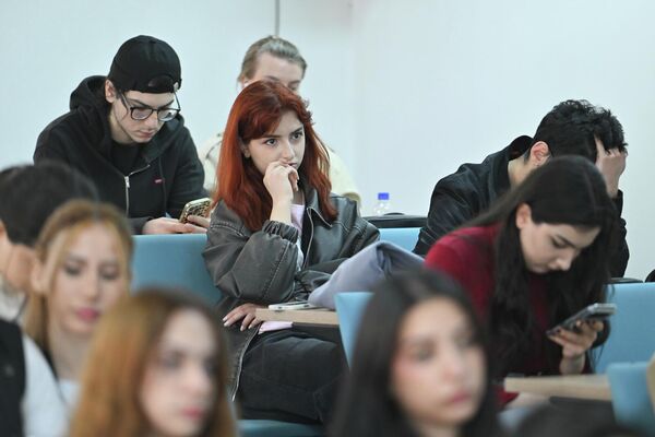 Модуль SputnikPro по теме Фотография как ключевая составляющая современного мультимедийного информационного ресурса. Работа бильд-редакции (21 апреля 2026). Еревaн - Sputnik Армения