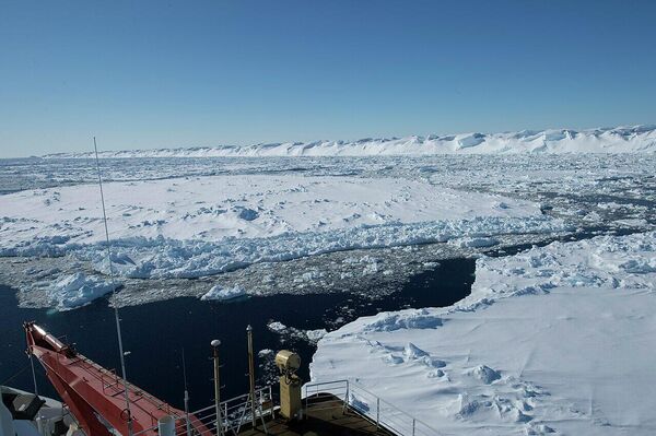 В 1986 году площадь айсберга составляла 4 170 кв. км - Sputnik Армения