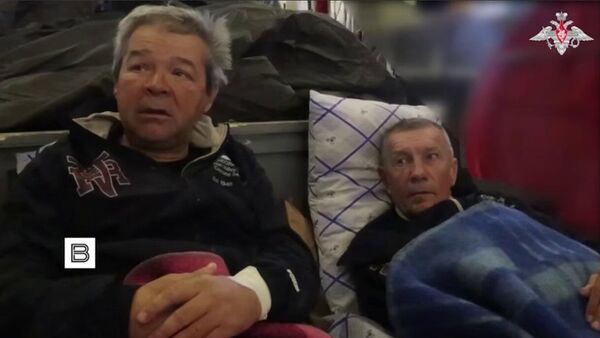 Освобожденные из нигерийского плена сотрудники российской геологоразведочной компании – россиянин Олег Грета и гражданин Украины Юрий Юров - Sputnik Армения