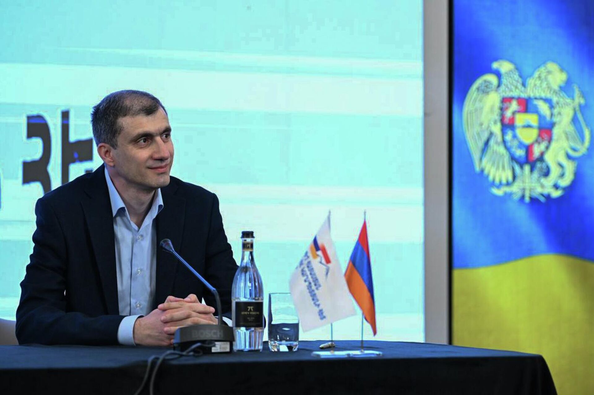 Месроп Аракелян на съезде партии Сильная Армения (21 апреля 2026). Еревaн - Sputnik Արմենիա, 1920, 21.04.2026