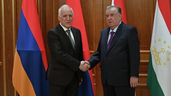 ՀՀ նախագահ Վահագն Խաչատուրյանը հանդիպում է ունեցել Տաջիկստանի նախագահ Էմոմալի Ռահմոնի հետ - Sputnik Արմենիա