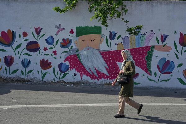 Граффити на стене в южном Тегеране - Sputnik Армения