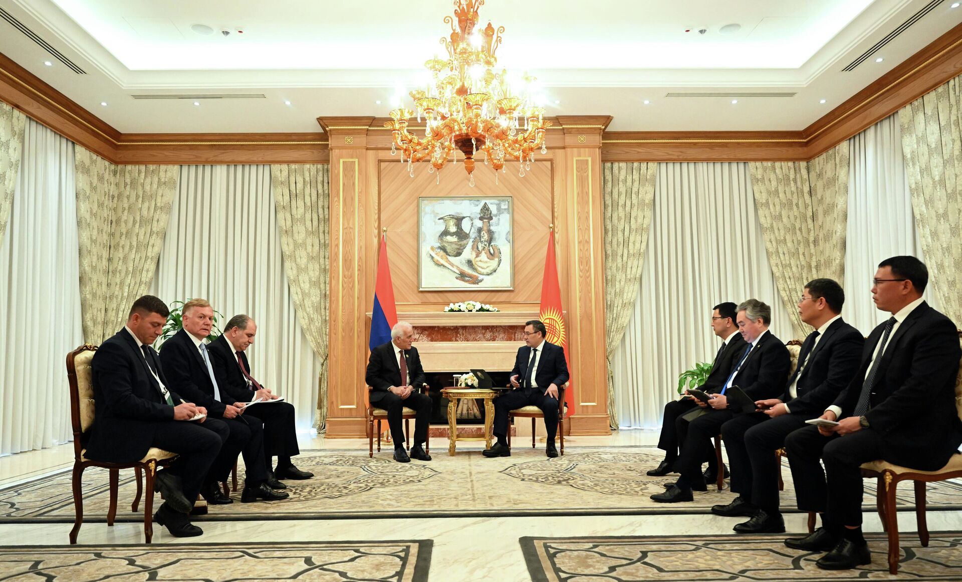 Президент Ваагн Хачатурян встретился с президентом Кыргызской Республики Садыром Жапаровым (22 апреля 2026). Астана - Sputnik Армения, 1920, 22.04.2026