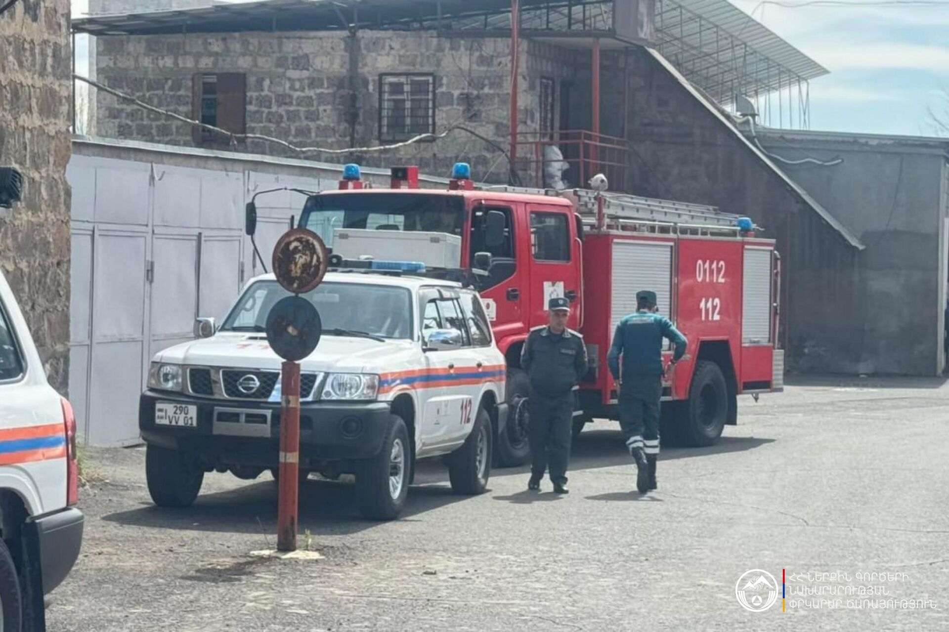 Спасатели извлекли из шахты одного из медицинских центров в Аване 46 человек (22 апреля 2026). Еревaн - Sputnik Արմենիա, 1920, 22.04.2026