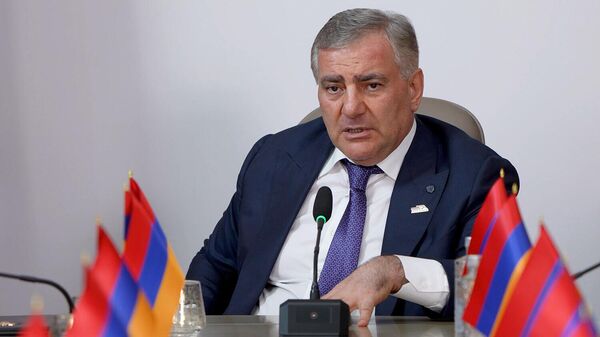 Совещание партии Сильная Армения во гласе с Самвелом Карапетяном - Sputnik Армения